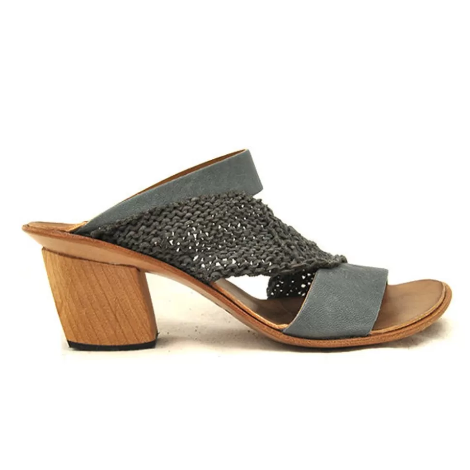 Discount Bracket Sandals