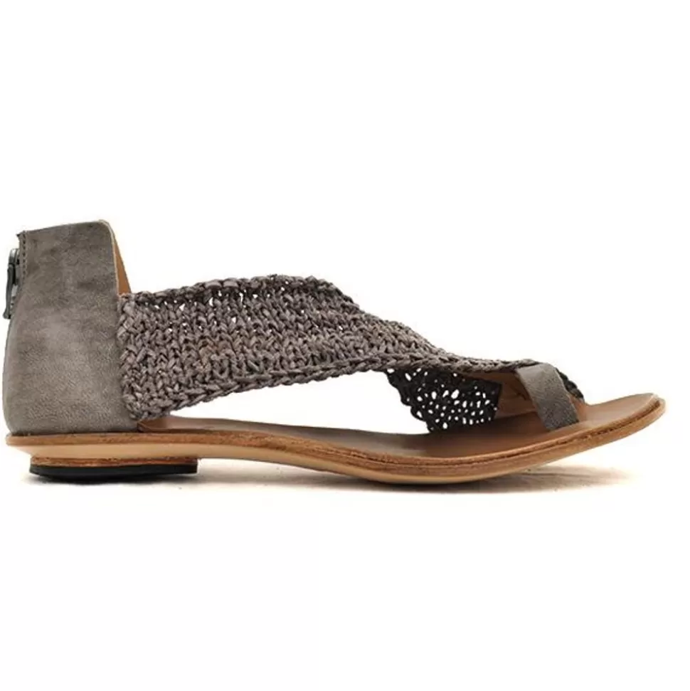 Online Felis Sandals